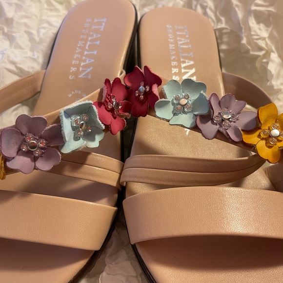 Italian Shoemakers wedge slides in tan leather with cute flowers! Size 7 - Picture 3 of 9